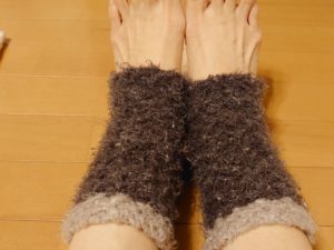 手編みのレグウォーマー(就寝用)