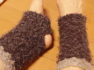 手編みのレグウォーマー(就寝用)